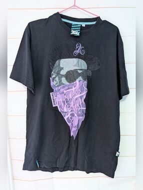 Vintage Two Angle Graphic Tee with Purple Bling Bandana Design 😮 Size Medium